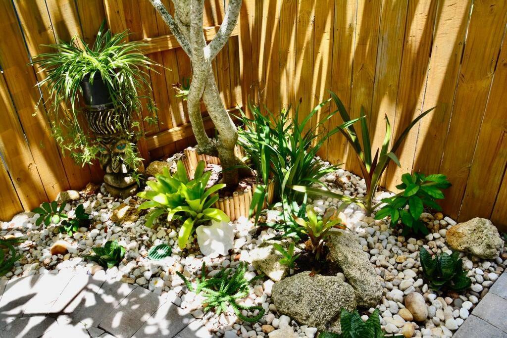 Tropical Retreat Near Beaches, Cruise Terminals Merritt Island Esterno foto