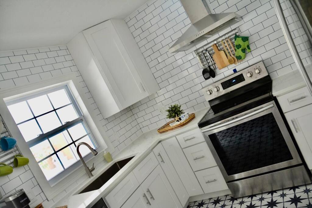 Tropical Retreat Near Beaches, Cruise Terminals Merritt Island Esterno foto