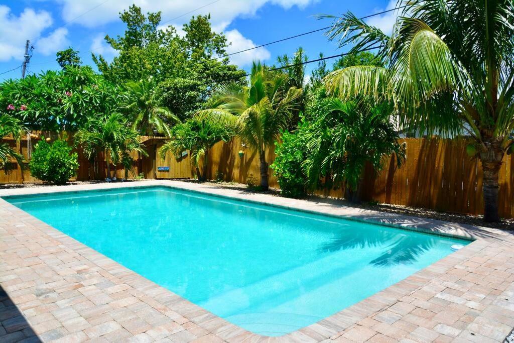 Tropical Retreat Near Beaches, Cruise Terminals Merritt Island Esterno foto