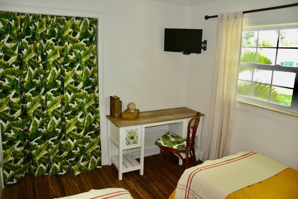 Tropical Retreat Near Beaches, Cruise Terminals Merritt Island Esterno foto