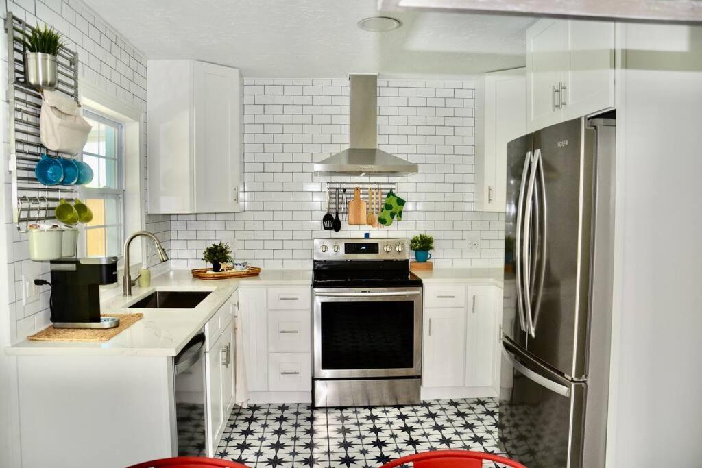 Tropical Retreat Near Beaches, Cruise Terminals Merritt Island Esterno foto