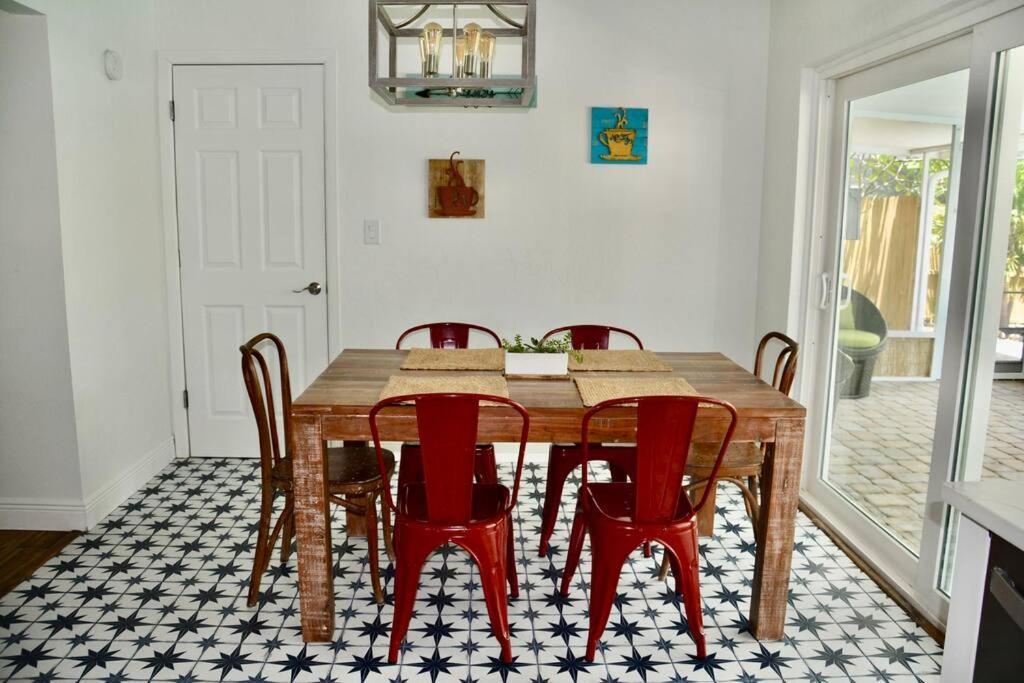 Tropical Retreat Near Beaches, Cruise Terminals Merritt Island Esterno foto